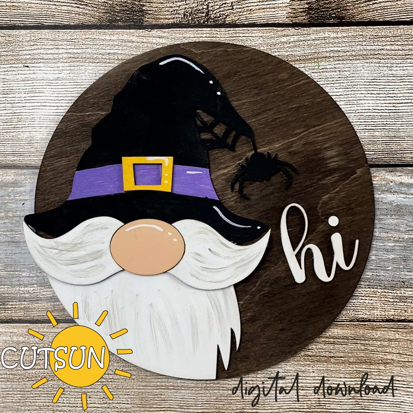 Round door hanger with a cut-out gnome design, featuring a witch hat, spider, and spider web, with the text 'HI' on the right side. The background is a wooden texture, and there is a logo 'CUTSUN' in the corner.