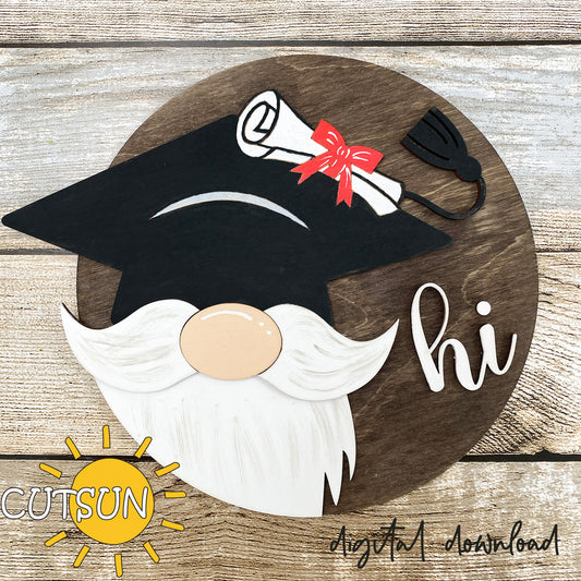 Digital download for a round interchangeable door hanger featuring a gnome peeking from the side and a graduation cap add-on, and the text hi